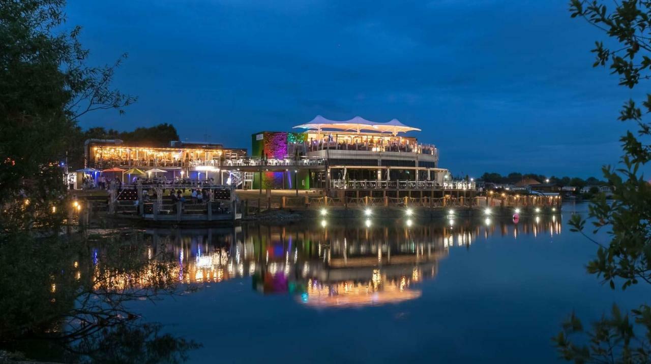 The Salsa Attractive accomodation at Tattershall Lakes Esterno foto
